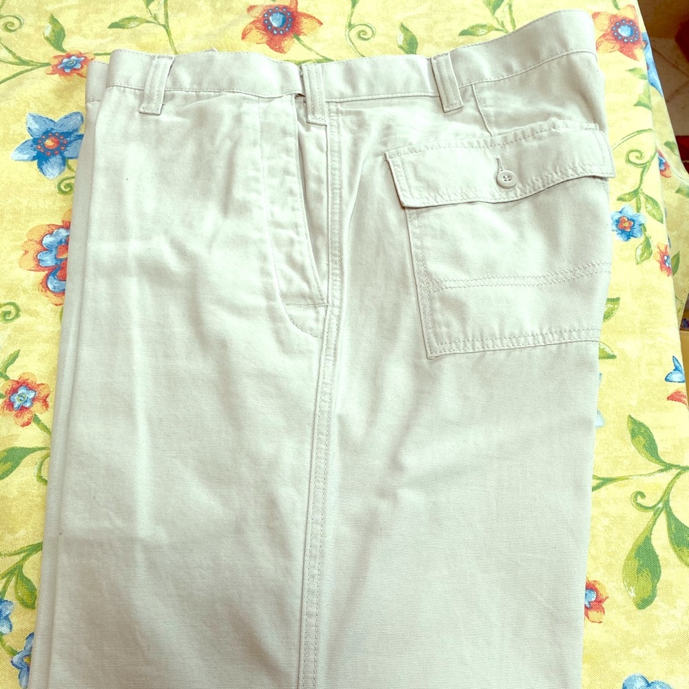 Men’s Dockers khaki pants - Worn twice!